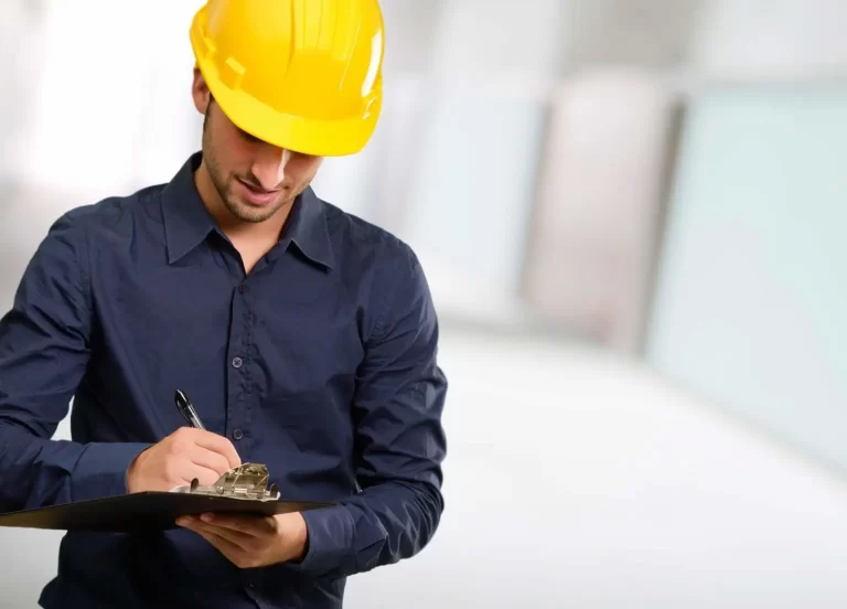 Vale a Pena ser Técnico em Segurança do Trabalho (TST)? Salário e Áreas de Atuação.